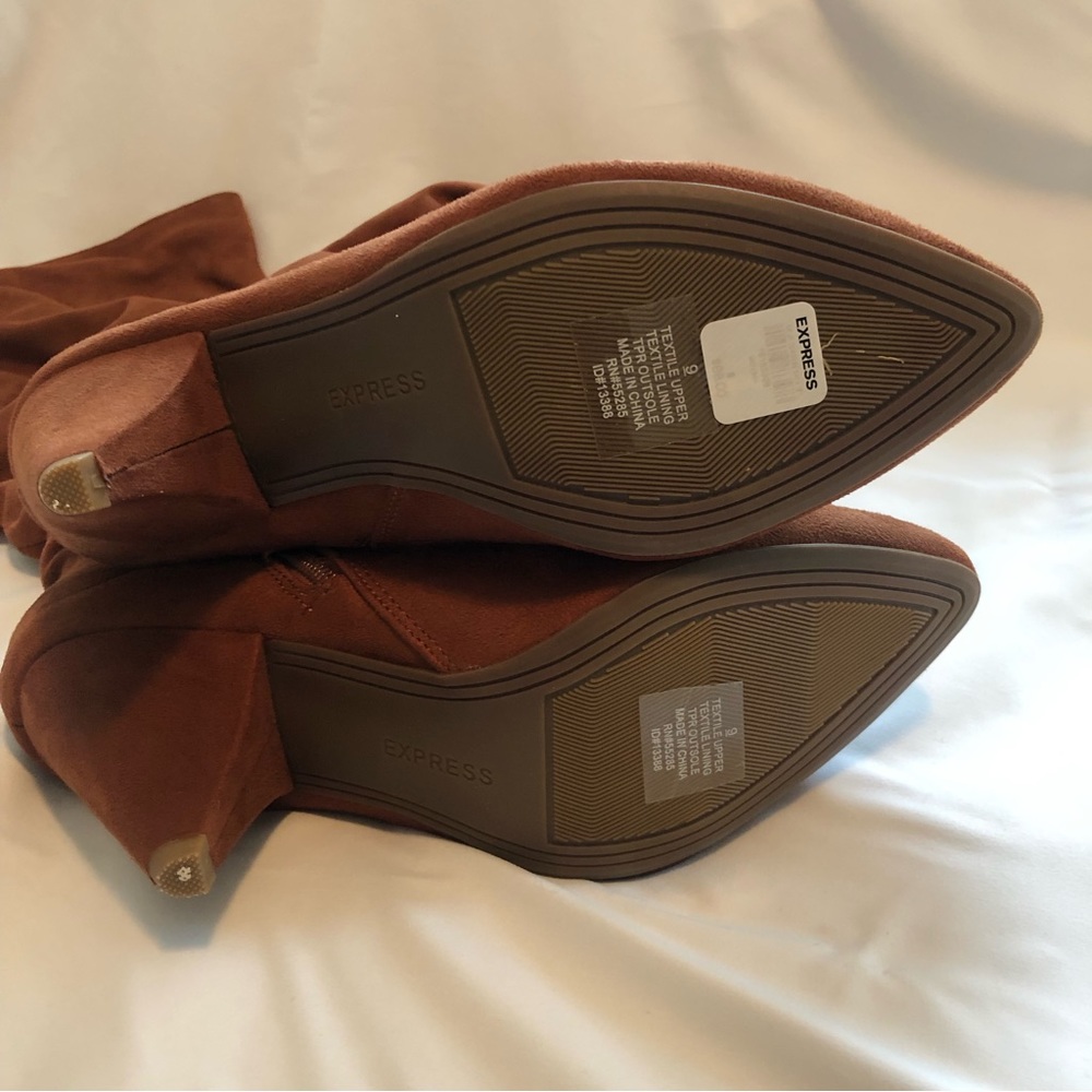 Suede Ruched boots ๐ข - Picture 4 of 6